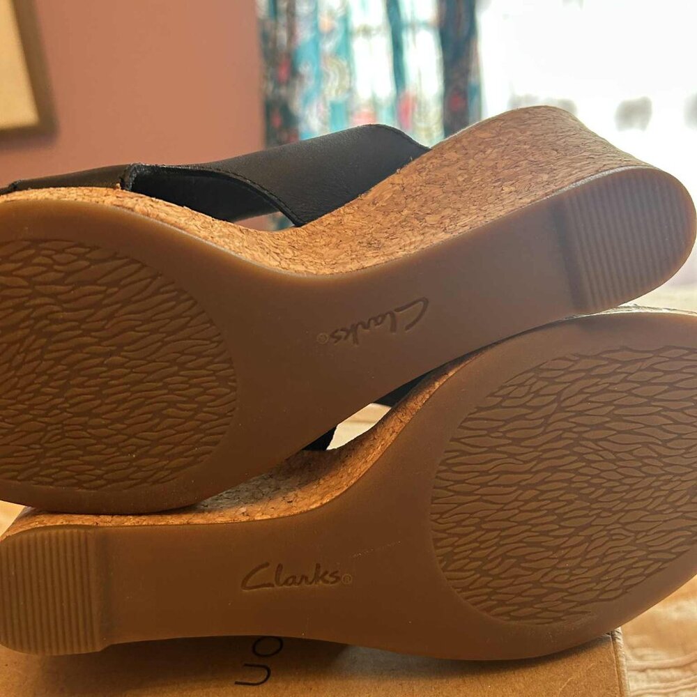 Clarks black wedges - Picture 7 of 7